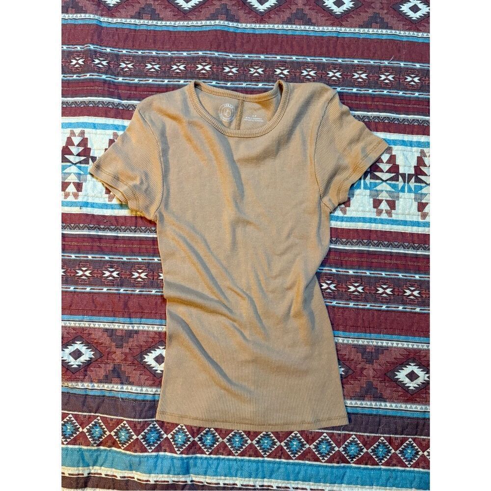 Urban Outfitters Ribbed Short Sleeve Tee in tan size small